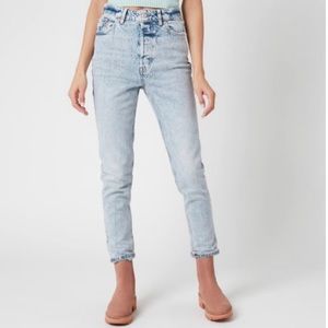 ⭐️ Free People Zuri Mom Jeans - Lived In Blue Size 29